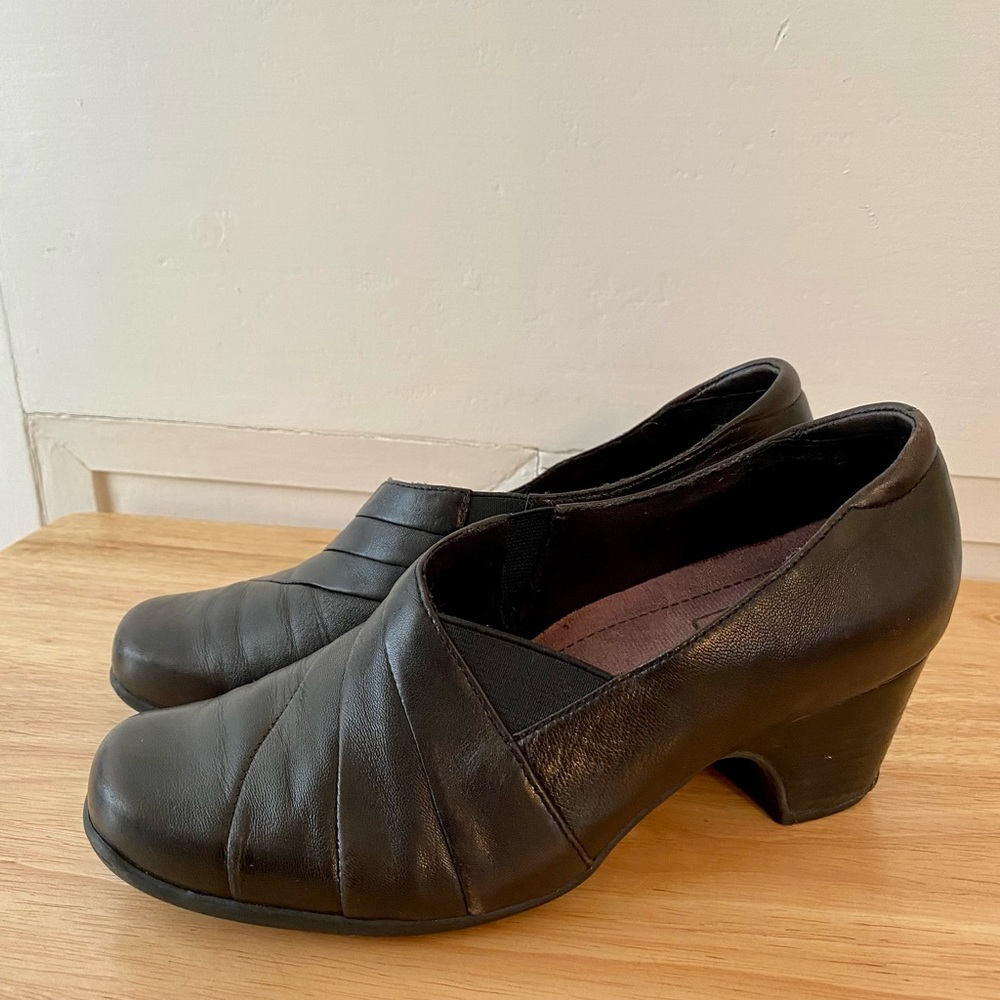 Clarks Sugar Spice Black Leather Slip-on Loafer Size 6M #85140